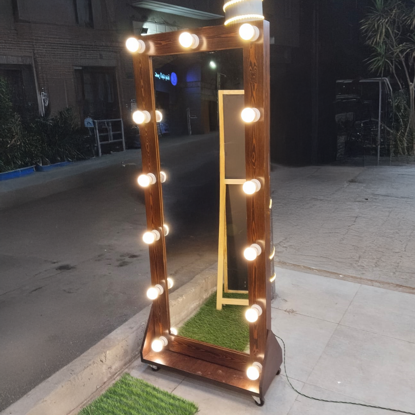 Vanity Mirror – Wooden Frame with Classic LED Bulbs