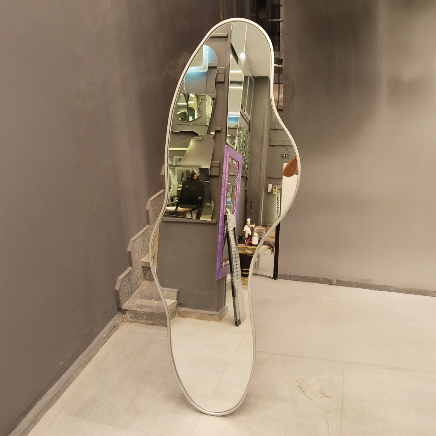 Standing Mirror with Curved Metal Frame