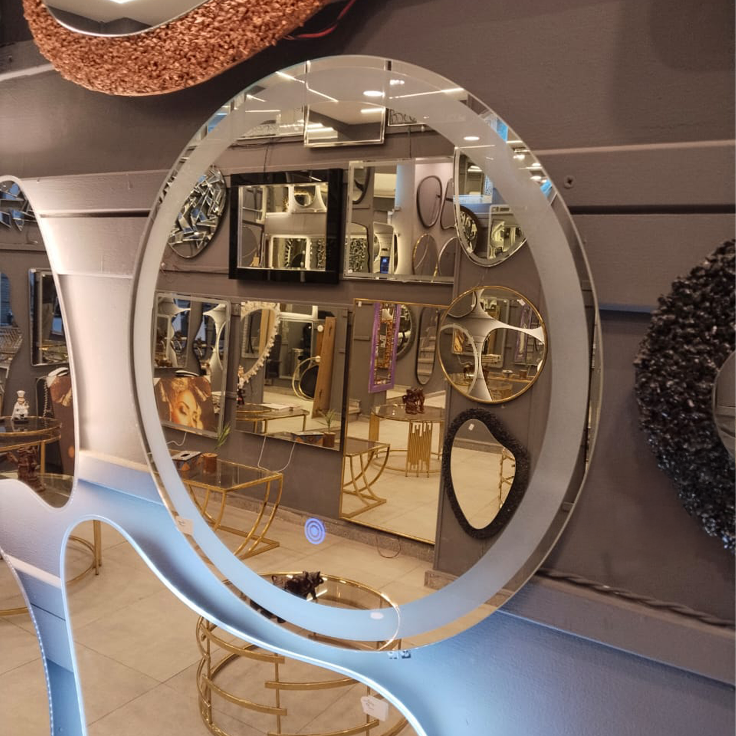Round Wall Mirror – with Touch Sensor